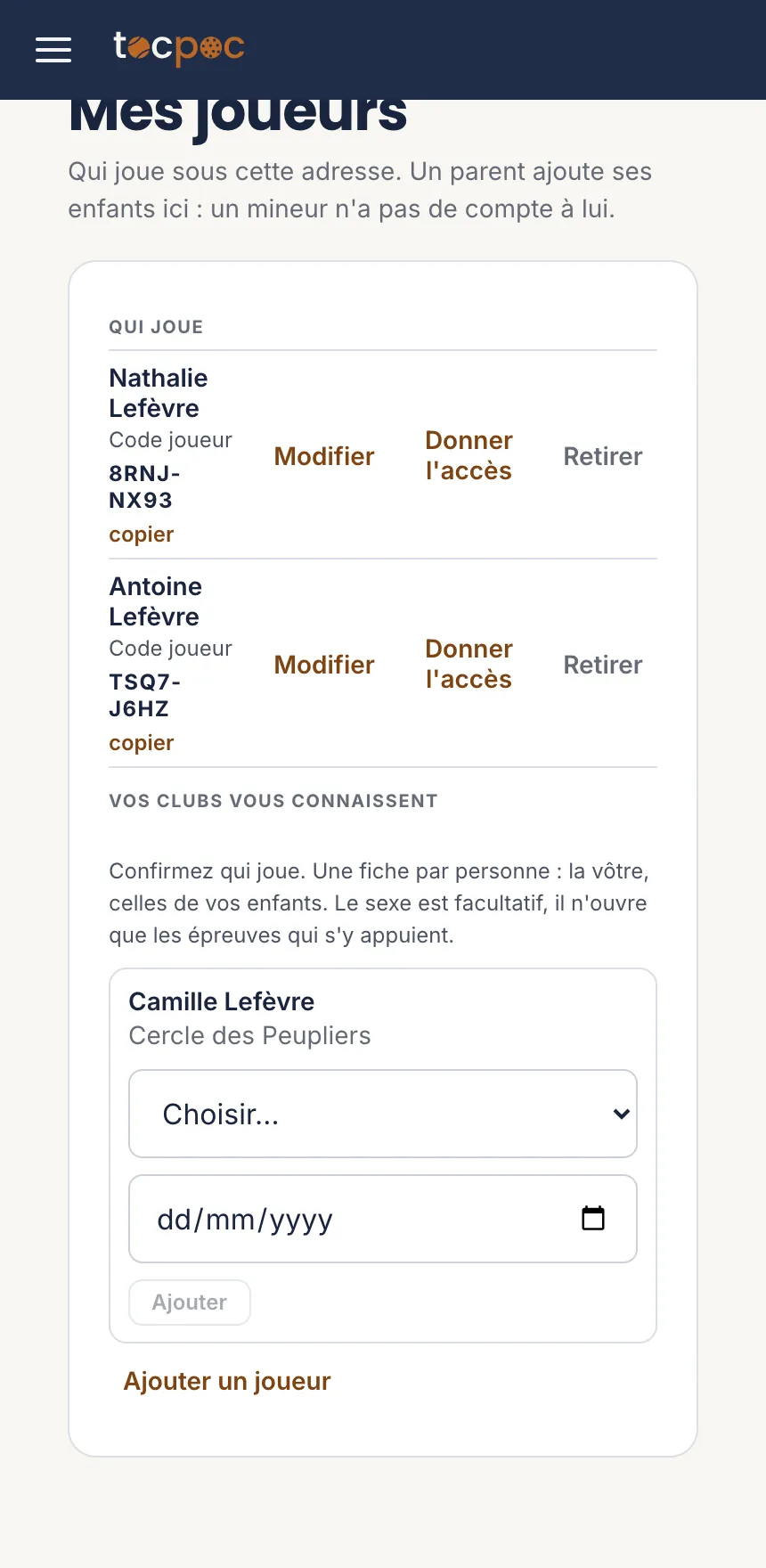 L’écran «&nbsp;Mes joueurs&nbsp;» avec deux fiches sous une même adresse, celle du parent et celle de son enfant