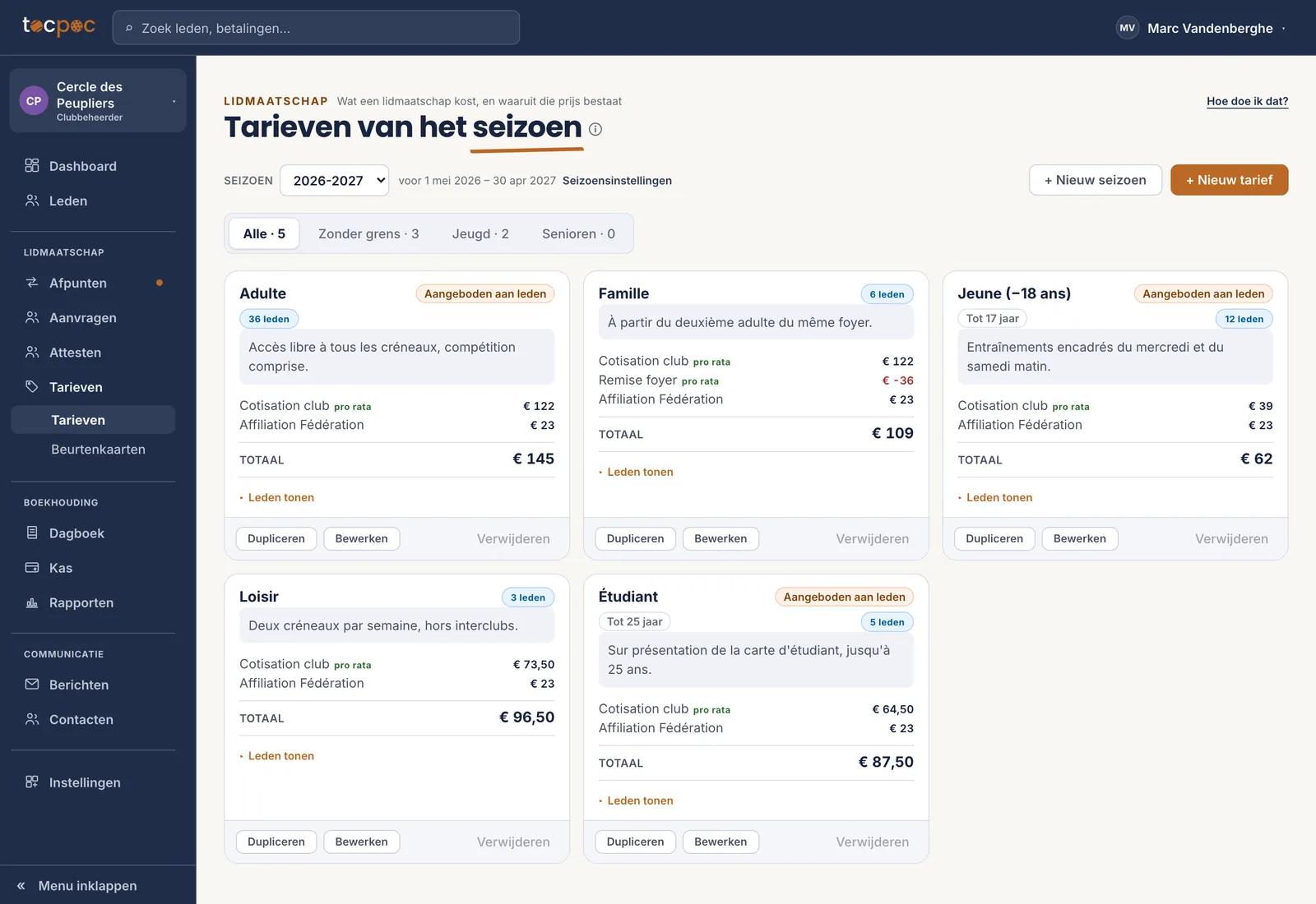 Het scherm van de tarieven van het seizoen&nbsp;: de keuzelijst van de seizoenen, de gedekte periode, dan de tarieven als kaarten met het detail van hun prijs